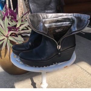 Fly London Black Zip Up Ankle Boots Yolk